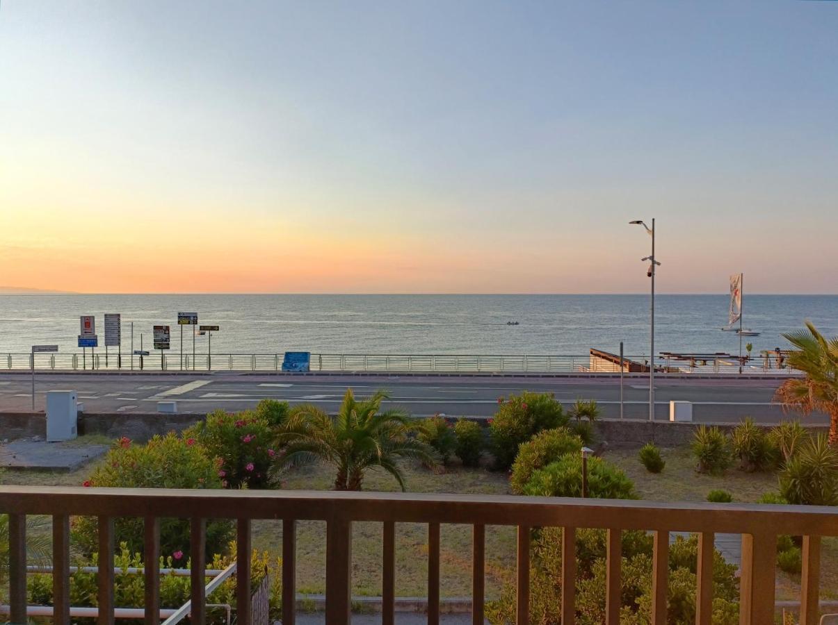 La Riva Del Mare Apartamento *