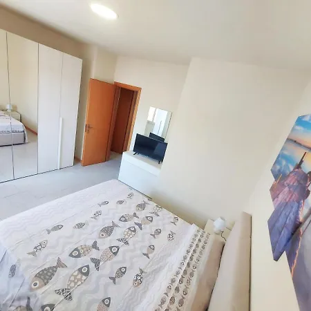 Ferienwohnung La Riva Del Mare Santa Teresa Di Riva Exterior foto