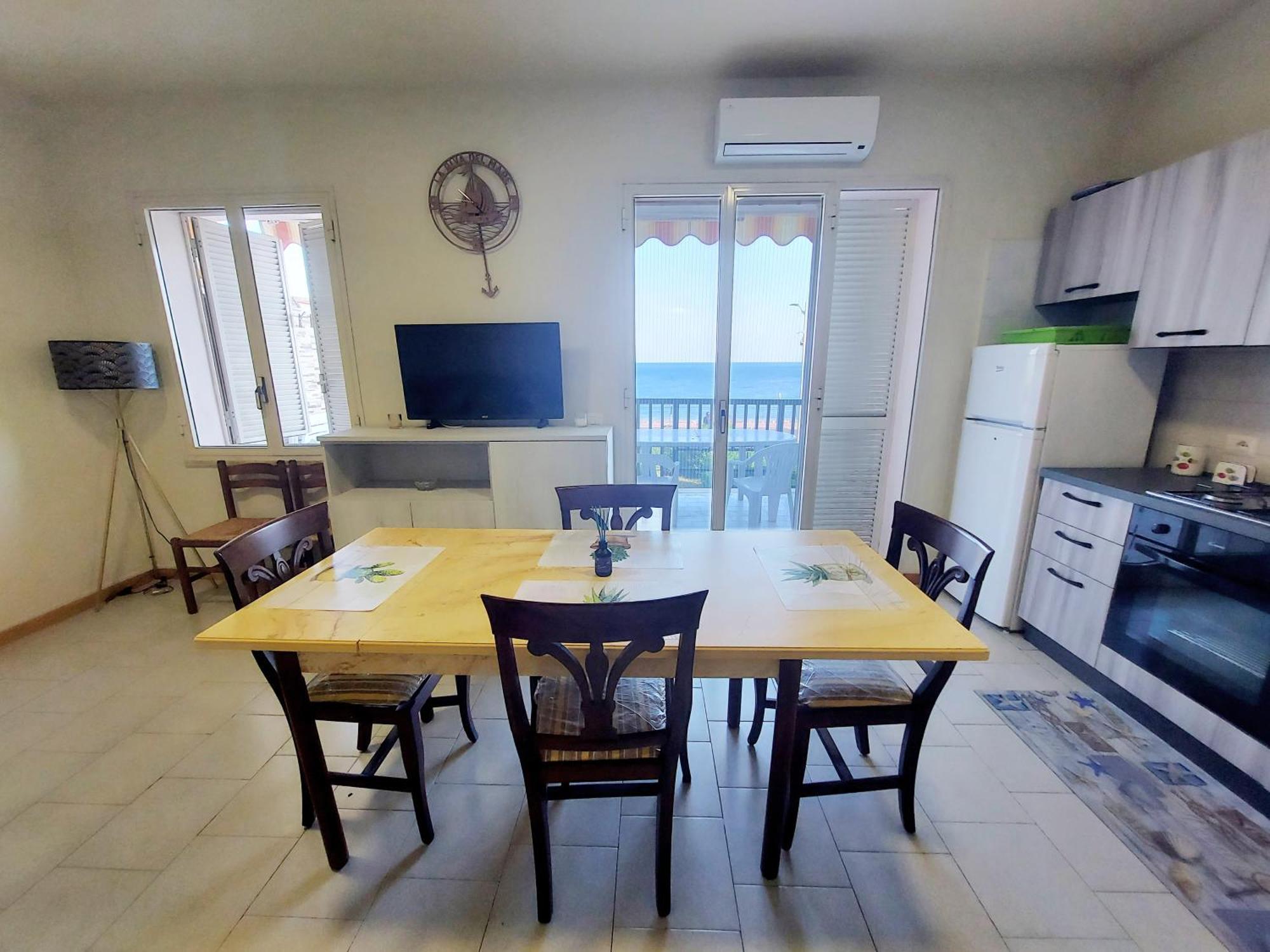 La Riva Del Mare Apartment *